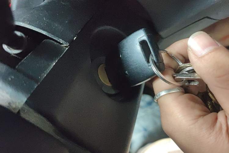 Used Wuling Rongguang V 2015 1.5L Base Version
