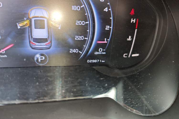 Used Geely Auto Emgrand X7 Sport 2018 1.8TD Automatic Two-Wheel Drive ZhiZun Model with 4G Connectivity
