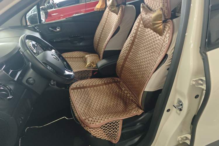 Used Renault Captur 2015 1.2T Automatic Luxury First Edition
