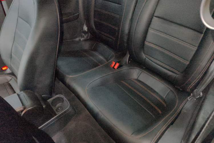 Used Volkswagen Beetle 2015 180TSI model
