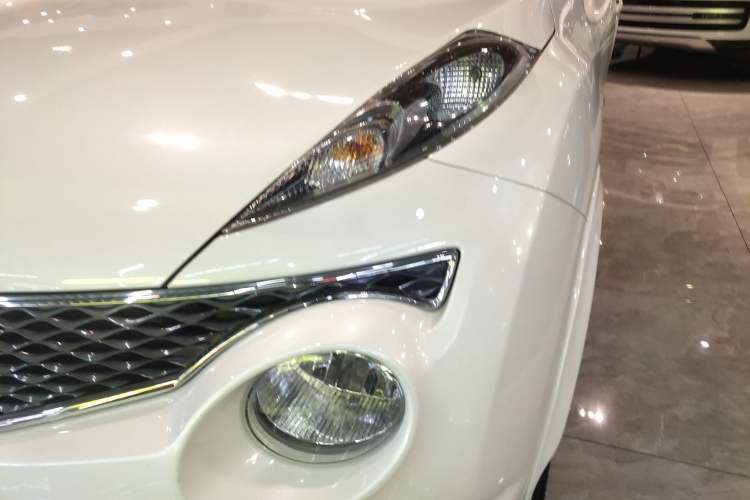 Used Infiniti ESQ 2014 1.6L Spontaneous Edition