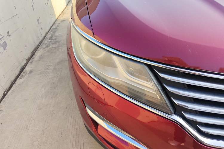 Used Lincoln MKC 2014 2.0T Four-Wheel Drive Prestige Edition Right Front Headlight