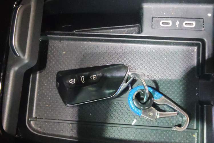 Used Volkswagen ID.6 X 2023 Pure Long-Range Version Interior 1