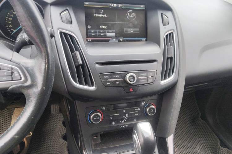 Used Ford Focus 2015 Hatchback EcoBoost 180 Automatic Elite Model Audio And AC Panel