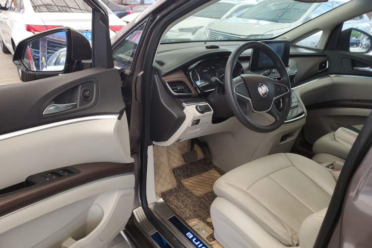 Used Buick GL8 2023 Land Executive Class Comfort Model