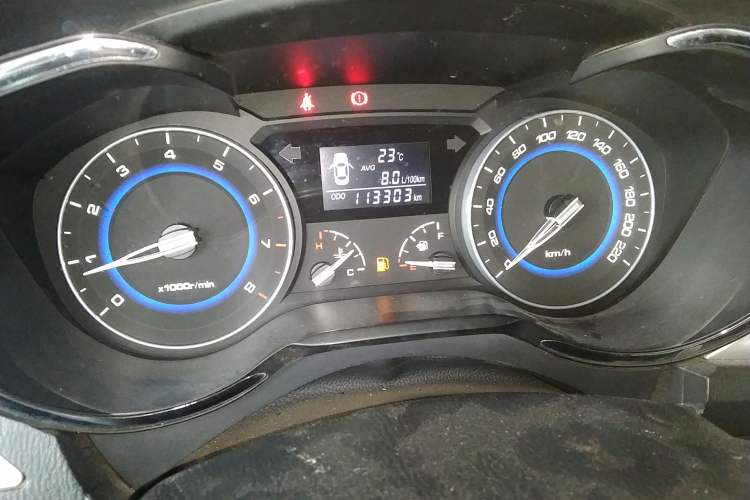 Used CHANGAN Alsvin V7 2015 1.6L Manual Enjoyment Model China IV Standard Odometer Close Up