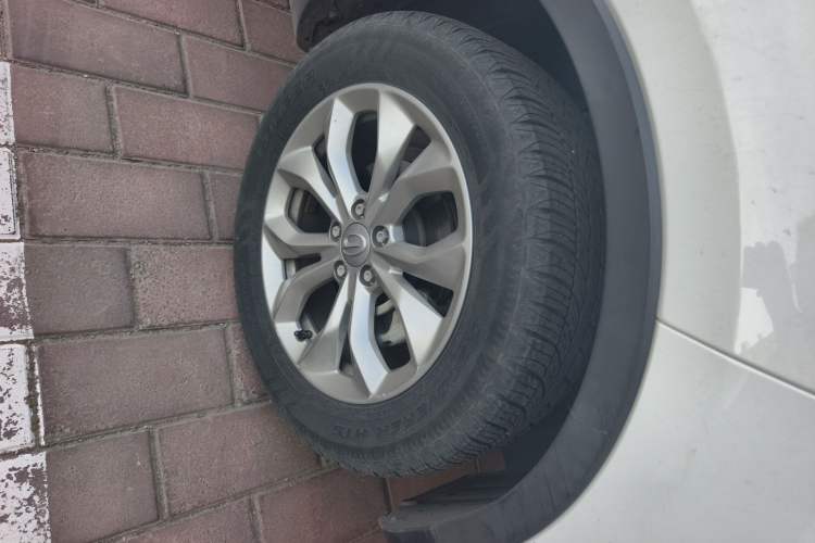 Used GAC Trumpchi GS3 2017 150N Manual Elite Edition Right Front Wheel Hub