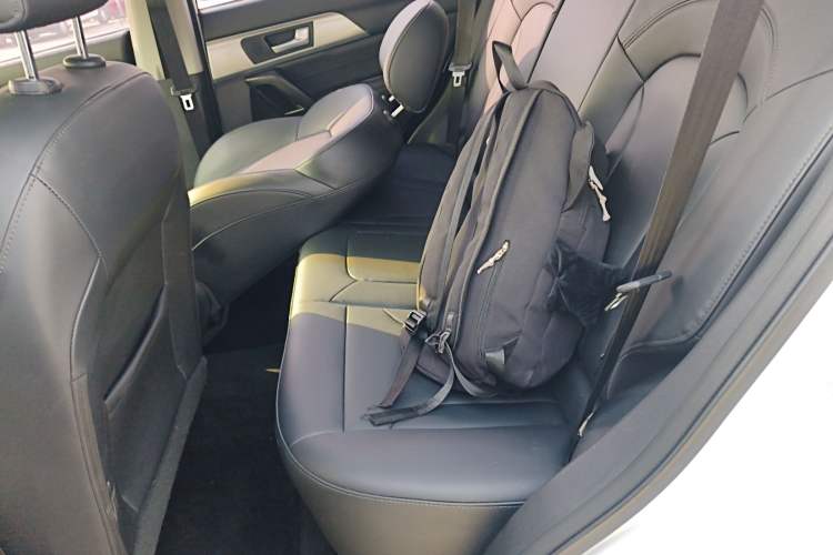 Used Haval H2 2018 Chuanxiang Edition Blue Badge 1.5T Dual-Clutch Two-Wheel Drive Fashionable Model