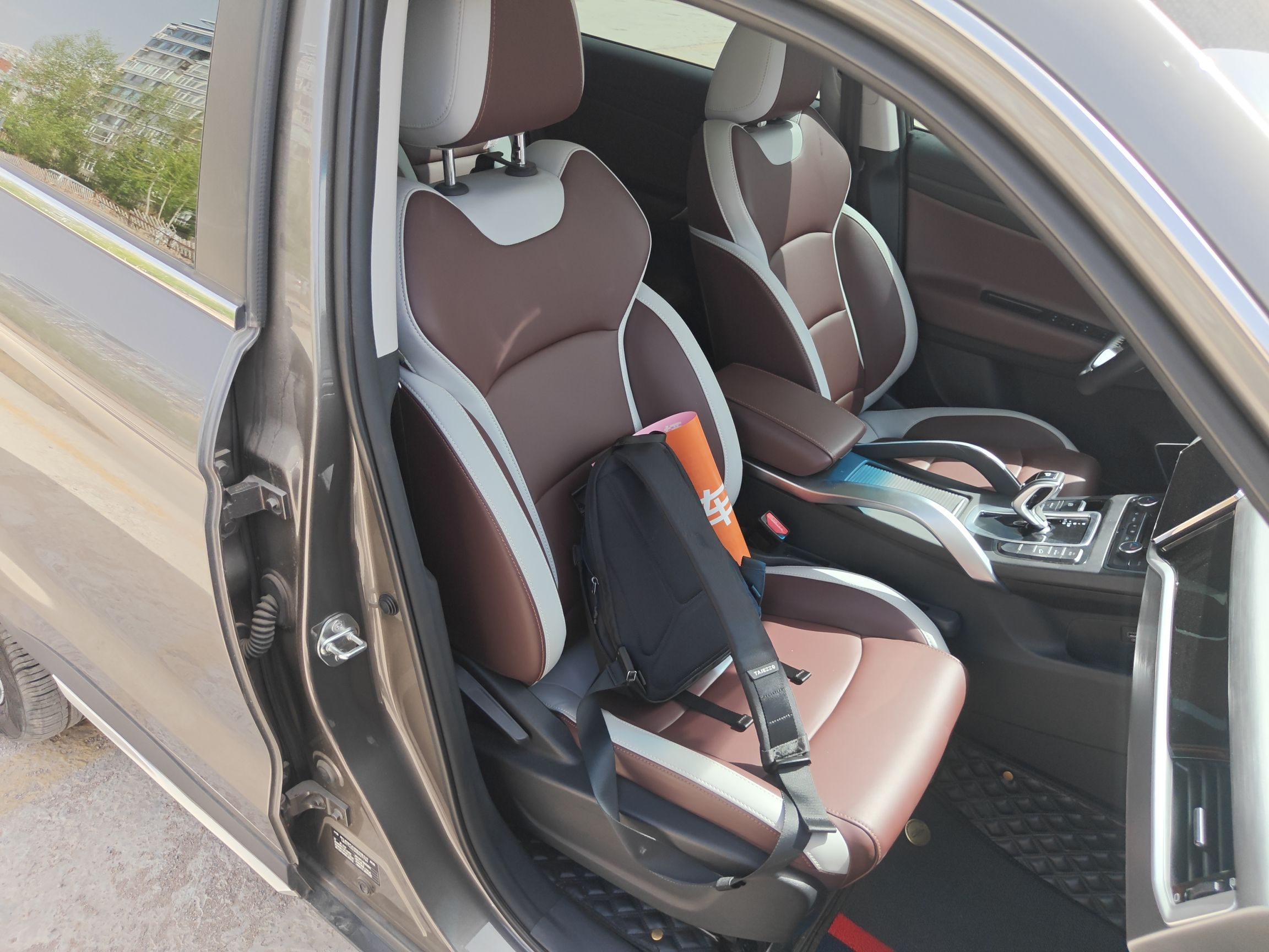 Geely Auto Emgrand X7 Sport 2022 1.8TD DCT Zhiya Trim — снимка 19