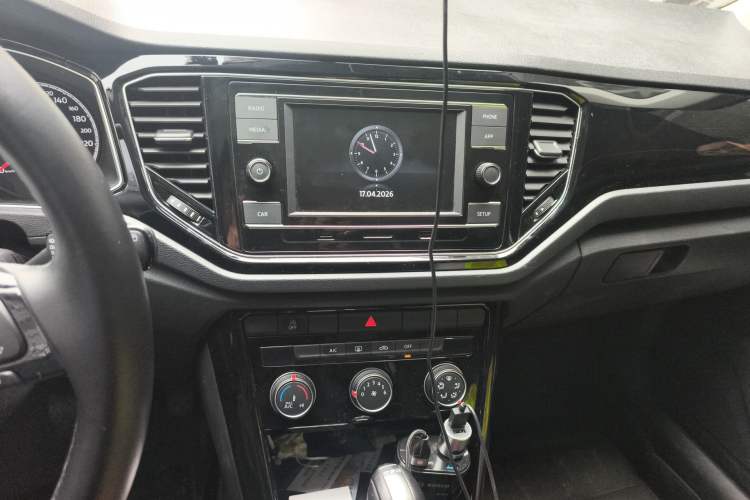 Used Volkswagen T-ROC 2018 280TSI DSG Two-Wheel Drive Comfort Version China VI Standard
