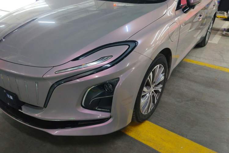 Used Hongqi E-QM5 2022 431 km Charge & Enjoy Edition