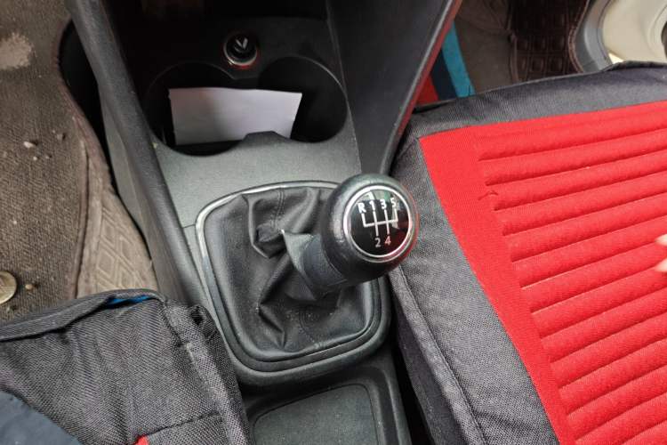 Used Volkswagen Polo 2013 1.6L Manual Comfort Edition
