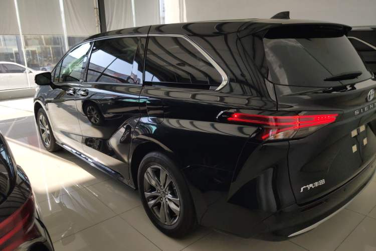 Used Toyota Sienna 2026 Model 2.5L Dual-Engine Four-Wheel-Drive Prestige Edition
