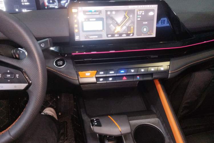 Used CHANGAN UNI-V 2022 1.5T Prestige Version