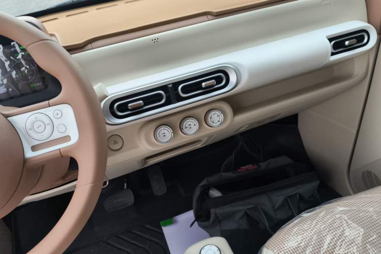 Used Wuling Hongguang MINIEV 2024 3rd Generation 215km Youth Edition
