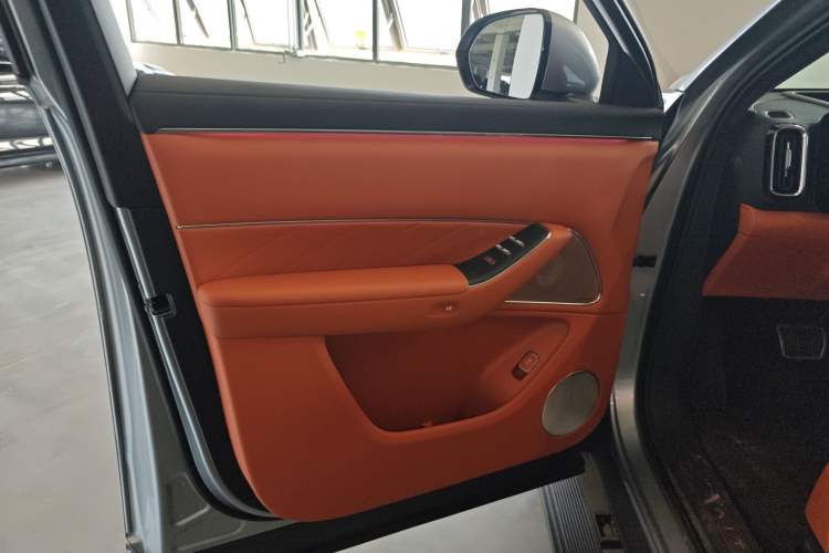 Used Hima AITO M8 2025 Extended-Range Ultra Version 53.4 kWh 5-Seater Edition Left Front Door Interior