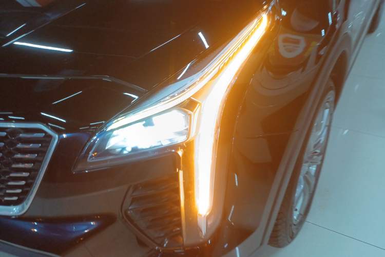 Used Cadillac XT4 2020 28T Two-Wheel-Drive Leading Version