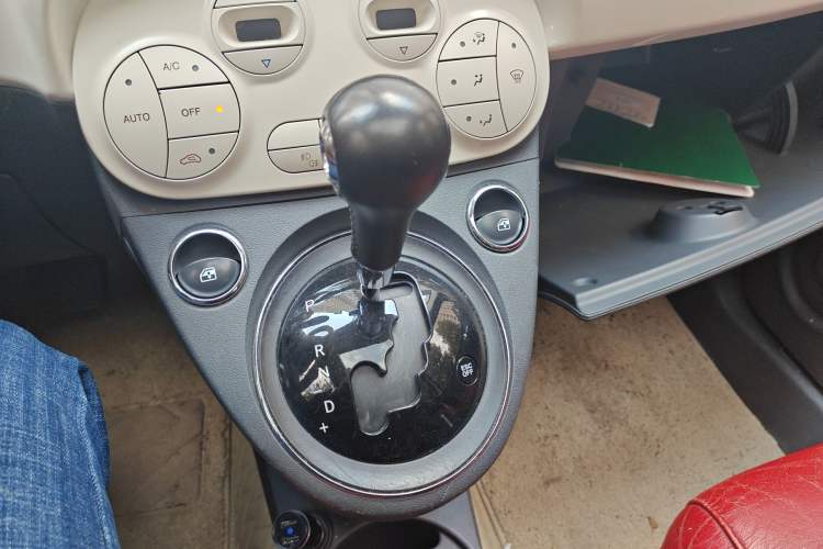 Used Fiat 500 2011 1.4L Deluxe Edition Gear Lever