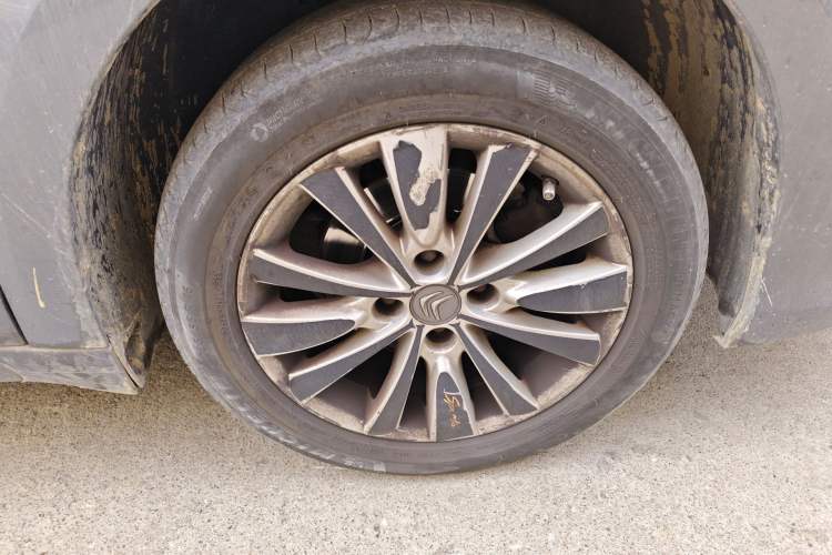 Used Citroen C-Quatre 2013 1.6L Manual Prestige CNG Model Right Front Wheel Hub