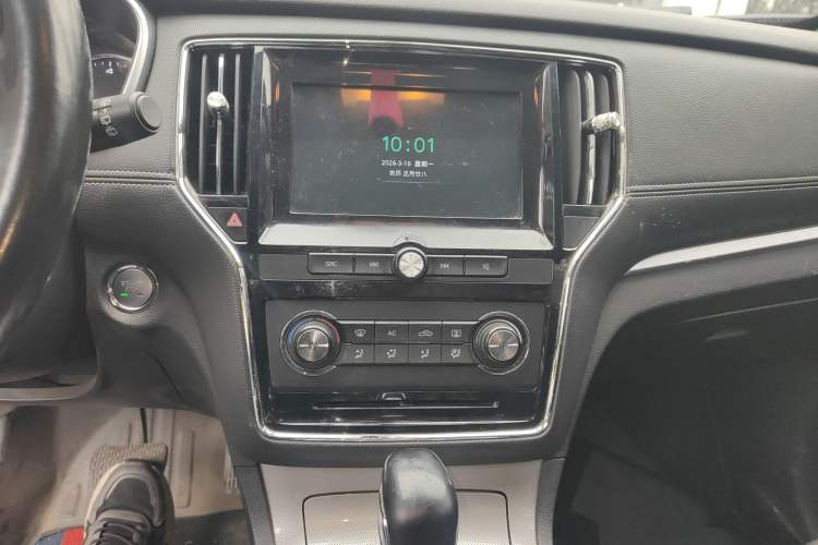 Used Roewe RX5 2018 20T Two-Wheel Drive Automatic Flagship Edition Audio And AC Panel