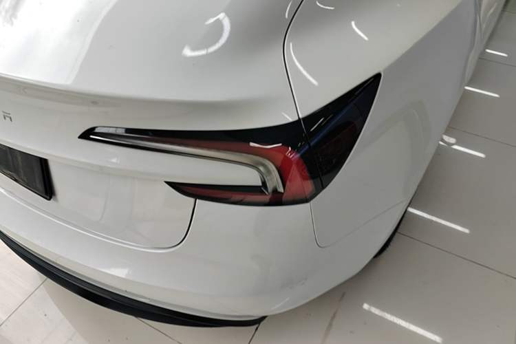 Used Tesla Model 3 2023 Rear-Wheel-Drive Version
