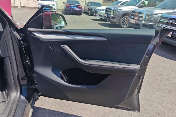 Used Tesla Model Y 2024 Rear-Wheel-Drive Version
