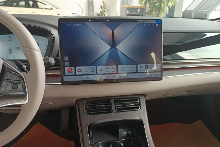 Used BYD Han 2025 DM-i Intelligent Driving Edition 125KM LiDAR Flagship Model Audio And AC Panel