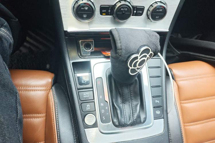 Used Volkswagen FAW-Volkswagen CC 2015 1.8TSI Luxury Model
