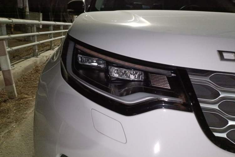 Used Land Rover Discovery 2023 Facelift 300PS S Right Front Headlight