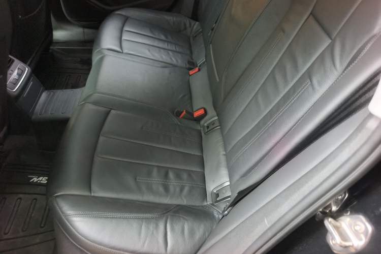 Used Audi A4L 2018 30th Anniversary Edition 40 TFSI Fashion Model
