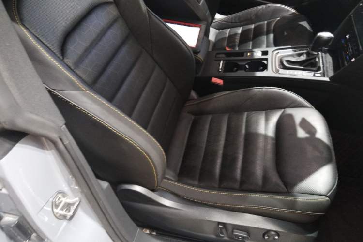 Used Volkswagen FAW-Volkswagen CC 2021 380TSI Striking Edition Right Front Seat