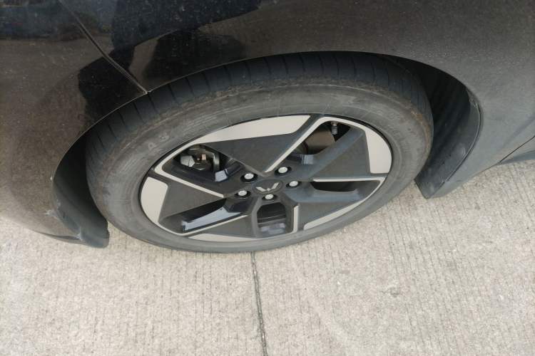 Used Wuling Xingguang 2023 150 Advanced Edition Left Front Wheel Hub