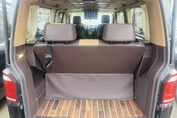 Used Volkswagen Caravelle 2018 2.0 TSI 4x4 Luxury Edition 7-Seater Trunk