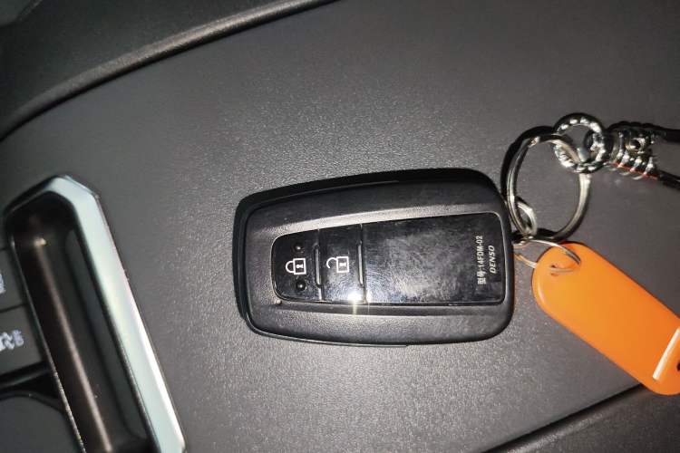 Used Toyota Highlander 2023 2.5L Smart Electric Hybrid Dual-Motor All-Wheel-Drive Luxury 7-Seater