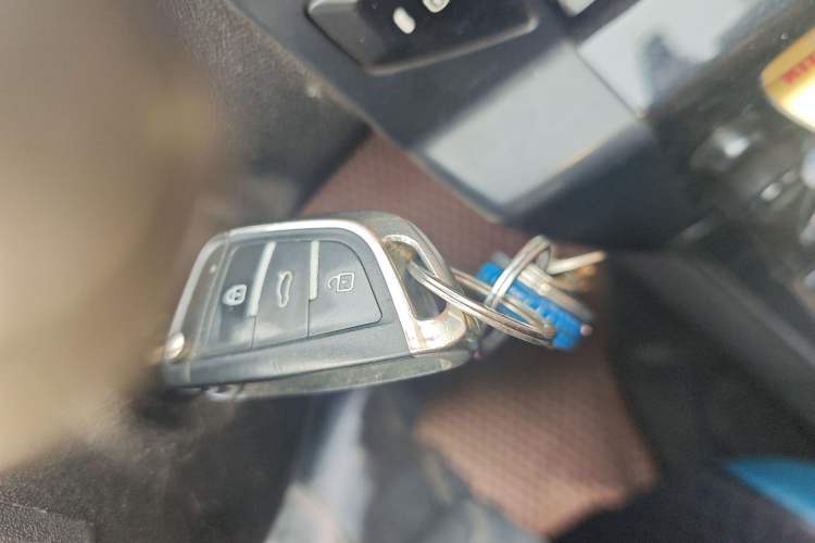 Used Citroen C-Quatre 2013 1.6L Manual Prestige CNG Model Vehicle Key