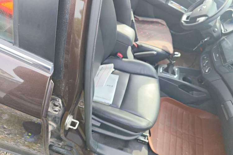 Used Dongfeng Aeolus AX3 2016 1.5L Manual Shangkue Model
