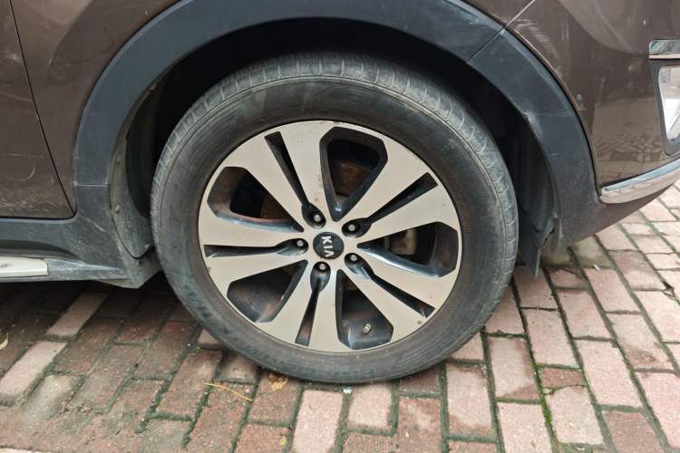 Used Kia Sportage R 2012 2.0L Automatic Two-Wheel Drive NAVI Right Front Wheel Hub