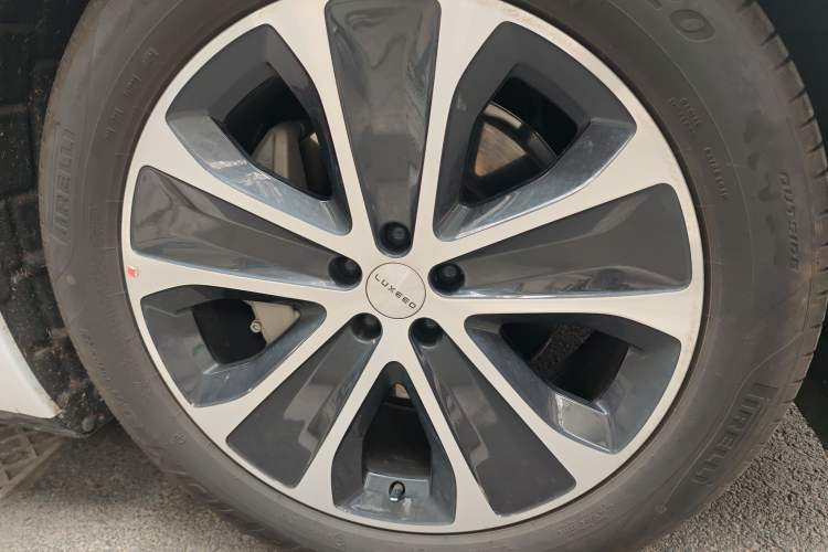 Used Hima Luxeed R7 2024 All-Electric 802 km Max Right Front Wheel Hub