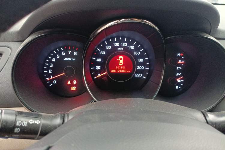 Used Kia K2 2011 Sedan 1.4L MT TOP