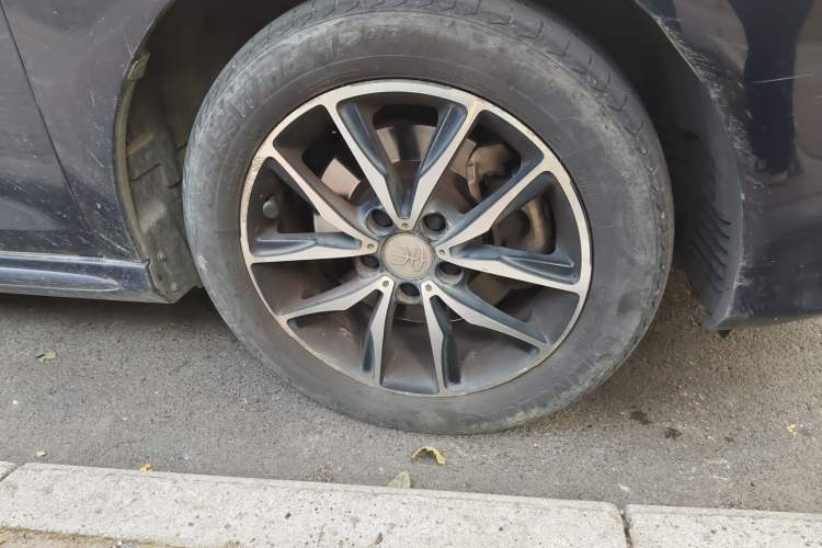 Used BYD Song MAX 2018 1.5T Manual Smart Connect Luxury 6-Seater
