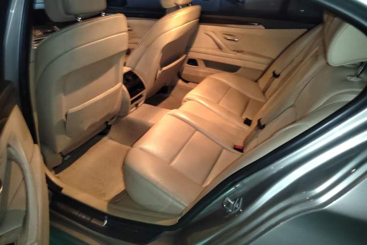 Used BMW 5 Series 2013 530Li Leading Model
