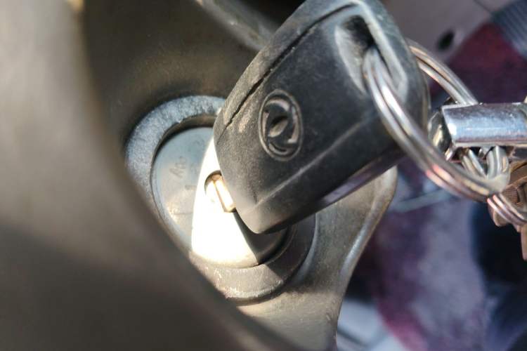 Used Dongfeng Shuaike 2011 1.5L Manual Standard 5-Seater China IV Vehicle Key