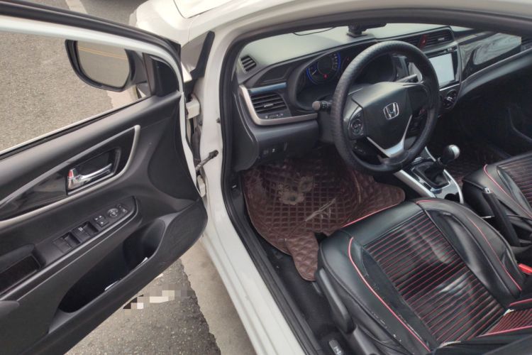 Used Honda Crider 2015 1.8L manual luxury version
