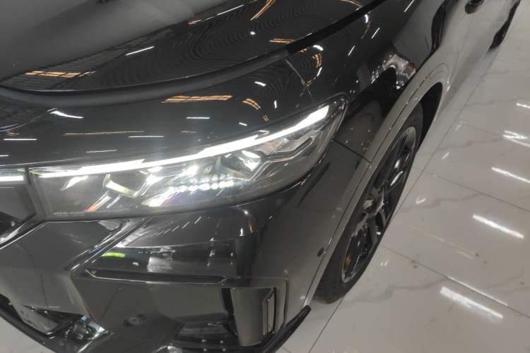 Used VOYAH FREE 2025 318 259 km All-Wheel-Drive Exploration Edition
