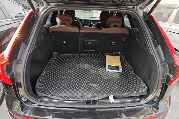 Used Volvo XC60 2024 B5 4x4 Smart Luxury Edition
