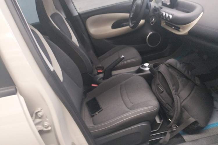 Used Wuling Bingo 2024 203km Light Edition Right Front Seat