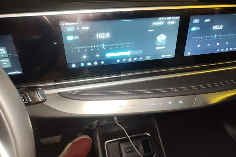 Used SAIC MAXUS G90 2022 2.0T Xingyun Seven-Seater Version
