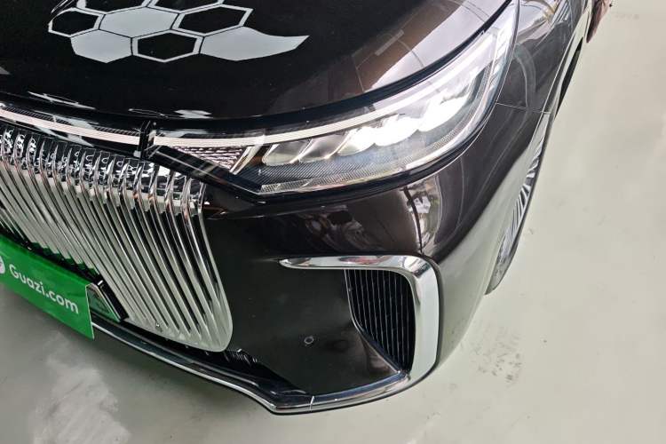 Used VOYAH Dream 2025 PHEV Four-Wheel-Drive Flagship Kunpeng Edition
