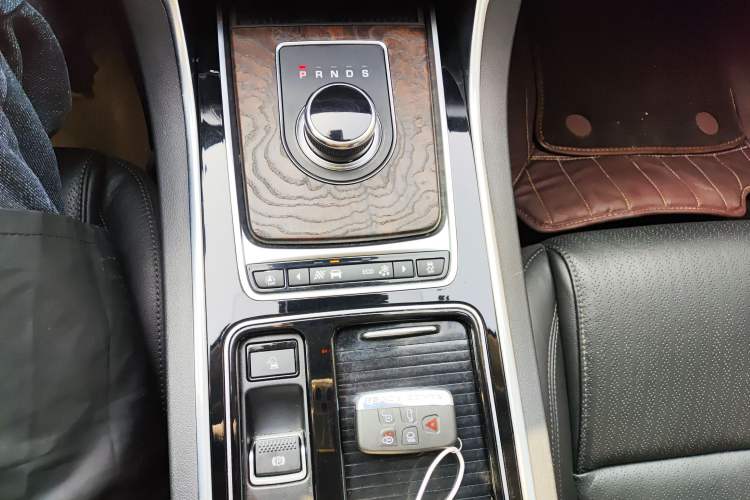 Used Jaguar XFL 2019 XFL 2.0T 250 PS Two-Wheel-Drive Luxury Edition Gear Lever