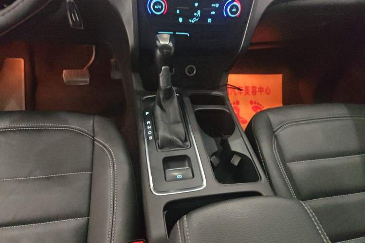 Used Ford Kuga 2017 EcoBoost 180 Two-Wheel-Drive Platinum Edition